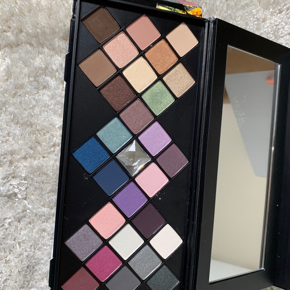 Eyeshadow - Picture 2 of 2